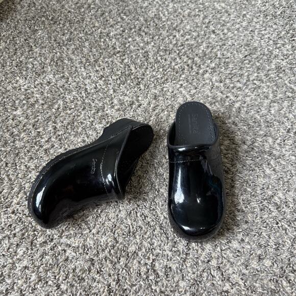 Sanita Slip On Clogs Mule Shoe Black Patent Leather Size 37 US 6.5-7 Comfort - Picture 2 of 12